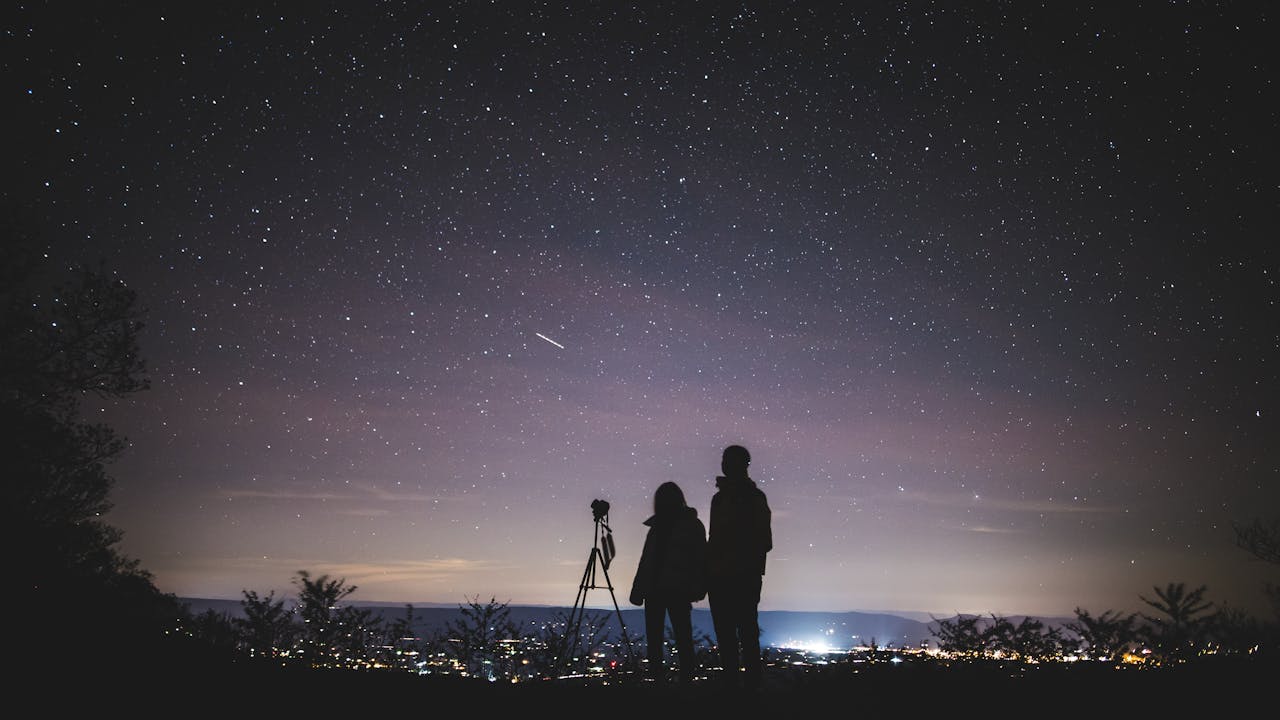 Winter Date Ideas Stargazing on a Clear Winter Night Heal City Blogpost